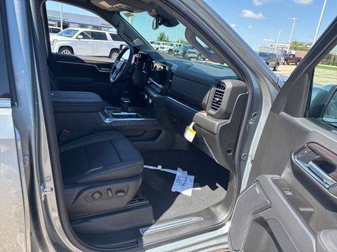 New 2026 GMC Sierra 1500 SLT w/ SLT Convenience Package image 11