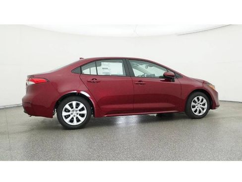 Used 2026 Toyota Corolla LE FWD image 31