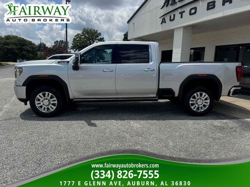 Used 2021 GMC Sierra 2500 Denali w/ Denali Ultimate Package AWD/4WD image 9