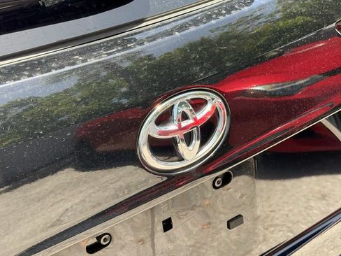 Used 2023 Toyota Highlander XLE FWD image 7