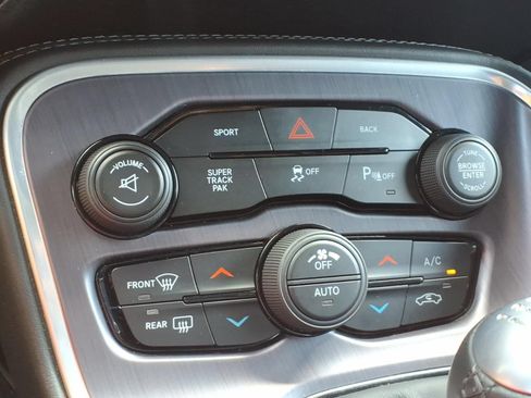 Used 2015 Dodge Challenger R/T Scat Pack w/ Scat Pack Stripe Group RWD image 24