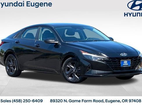 Used 2022 Hyundai Elantra SEL w/ Convenience Package FWD image 1
