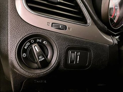 Used 2019 Dodge Journey Crossroad FWD image 31