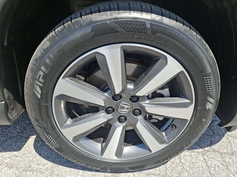Used 2023 Honda Pilot Touring image 8