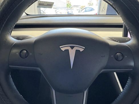 Used 2021 Tesla Model Y Long Range AWD/4WD image 22