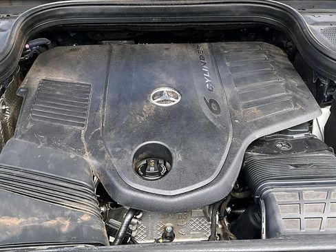 Used 2021 Mercedes-Benz GLS 450 4MATIC image 9