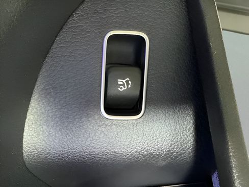Certified 2025 Mercedes-Benz GLE 450 4MATIC image 28