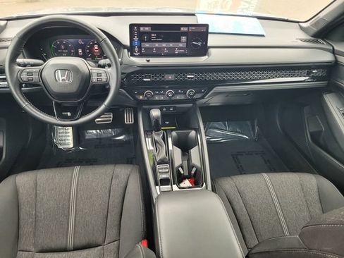 Used 2025 Honda Accord Sport image 16