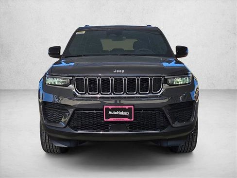 New 2025 Jeep Grand Cherokee Laredo X w/ Luxury Tech Group I image 6