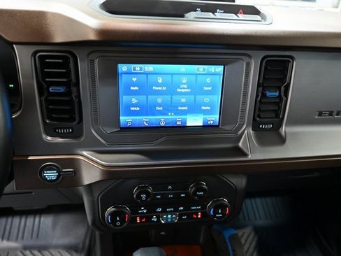 Used 2022 Ford Bronco Outer Banks image 15
