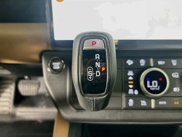 New 2026 Land Rover Defender 110 X-Dynamic SE AWD/4WD image 18