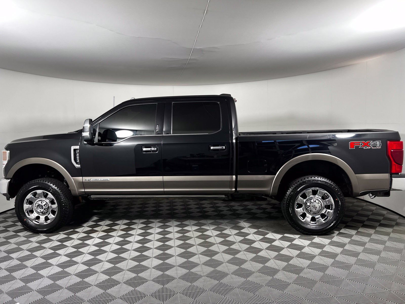 Used 2022 Ford F250 King Ranch w/ King Ranch Ultimate Package AWD/4WD image 8