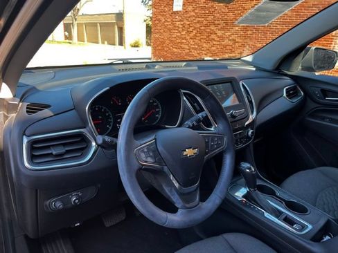 Used 2018 Chevrolet Equinox LT FWD image 16