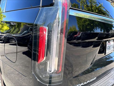 Used 2024 Cadillac Escalade Premium Luxury w/ LPO, Floor Liner Package AWD/4WD image 29