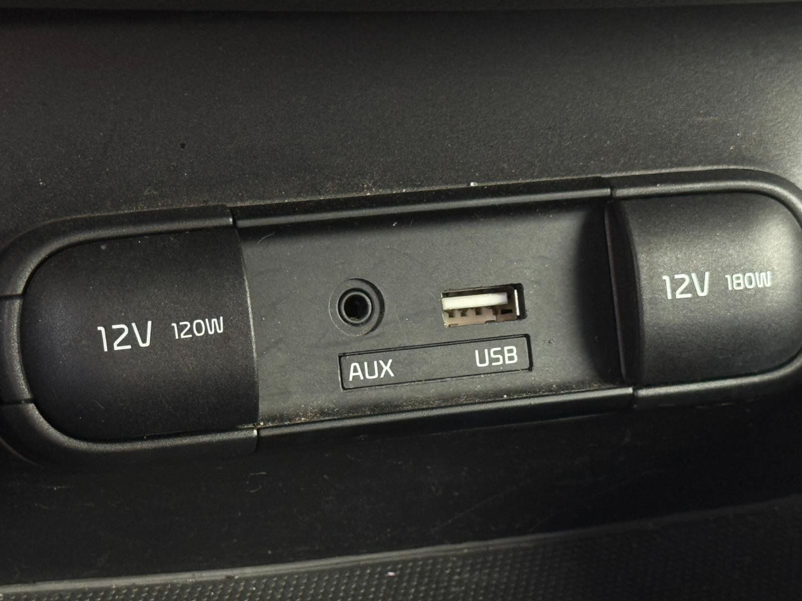 Used 2015 Kia Soul + w/ Audio Package FWD image 17