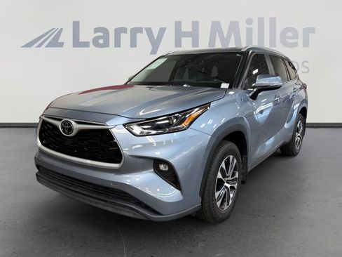 Used 2023 Toyota Highlander XLE image 1