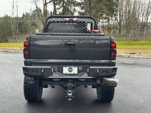 Used 2005 Chevrolet Silverado 2500 LT w/ Heavy-Duty Power Package image 4