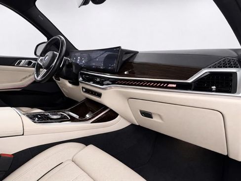 Used 2024 BMW X7 M60i w/ Executive Package AWD/4WD image 18