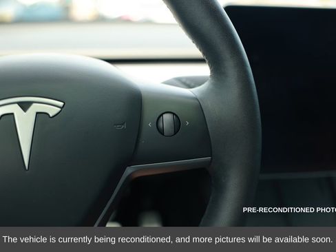 Used 2024 Tesla Model Y Performance image 21