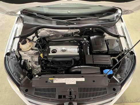 Used 2015 Volkswagen Tiguan SEL FWD image 24