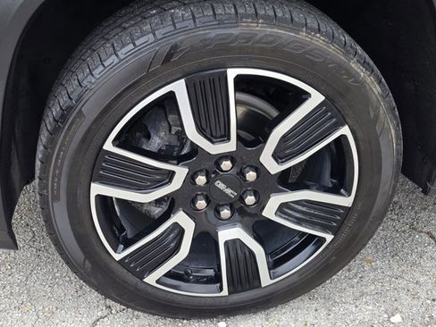 Used 2021 GMC Acadia SLT w/ Elevation Edition FWD image 21
