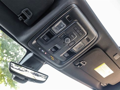 Used 2021 Chevrolet Suburban Premier w/ Premium Package image 35