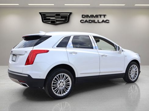 Used 2017 Cadillac XT5 Platinum w/ Driver Assist Package AWD/4WD image 5