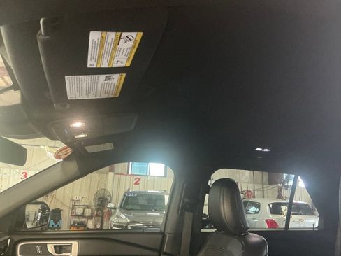 Used 2020 Ford Explorer XLT w/ Equipment Group 202A AWD/4WD image 13