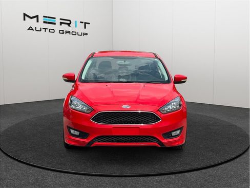 Used 2016 Ford Focus SE w/ SE Sport Package FWD image 3