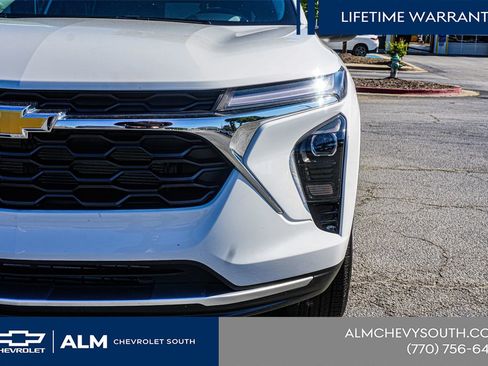 New 2026 Chevrolet Trax LT w/ Driver Confidence Package FWD image 17