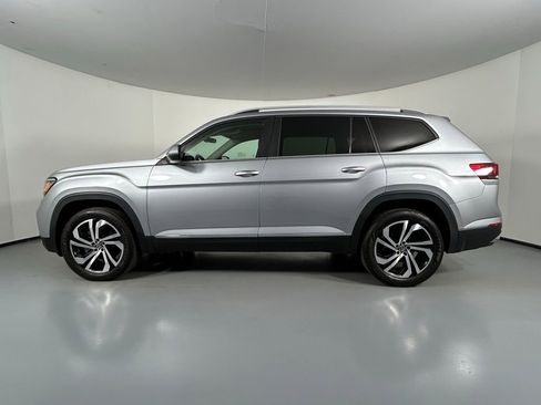 Used 2023 Volkswagen Atlas SEL AWD/4WD image 4