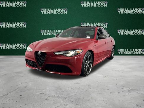Used 2023 Alfa Romeo Giulia Estrema image 4