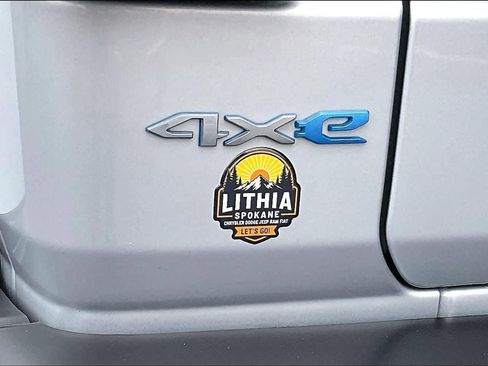 Used 2023 Jeep Wrangler Sahara image 7