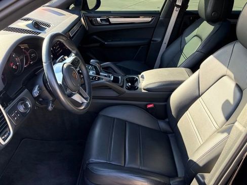 Used 2023 Porsche Cayenne S image 12