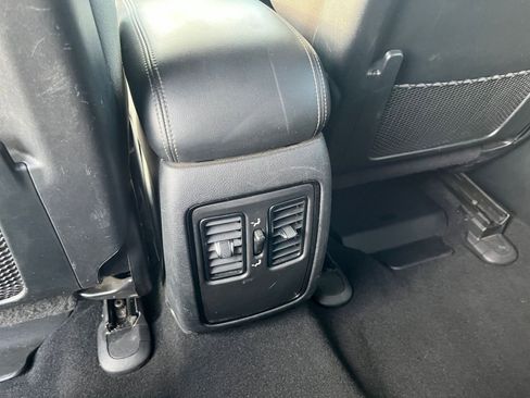 Used 2023 Dodge Durango SXT image 25