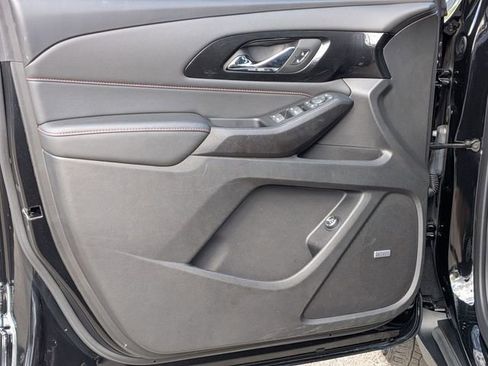 Used 2023 Chevrolet Traverse RS image 15