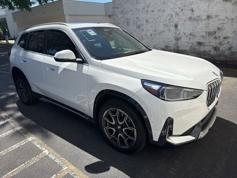 Certified 2025 BMW X1 xDrive28i w/ Technology Package AWD/4WD image 3