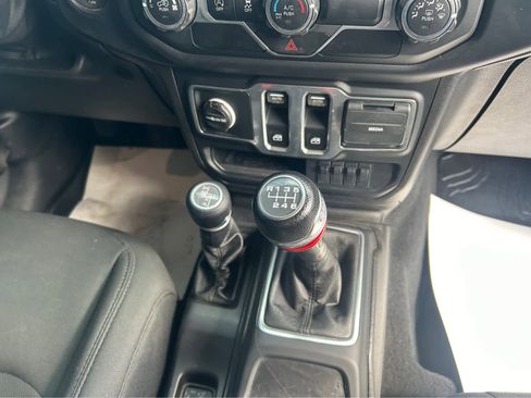 Used 2019 Jeep Wrangler Sport image 15