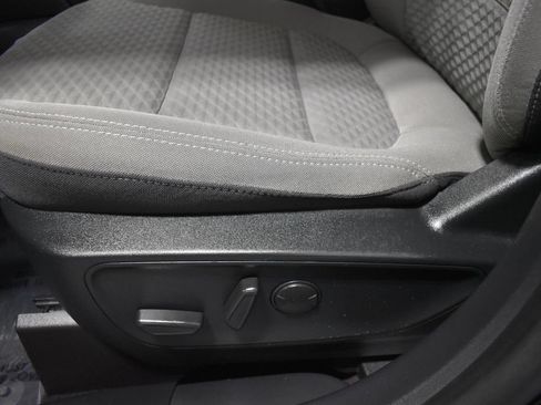 Used 2022 Ford Escape SE w/ Convenience Package FWD image 17