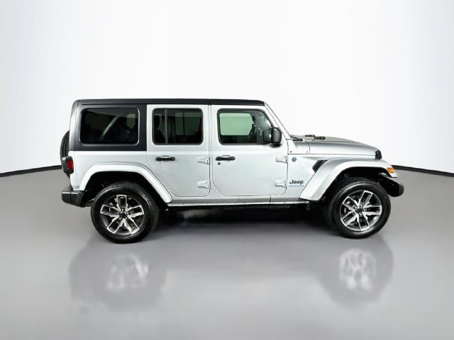 Used 2024 Jeep Wrangler Unlimited w/ Convenience Group AWD/4WD image 5