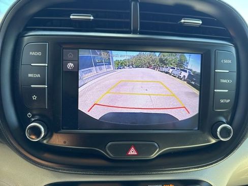 Used 2022 Kia Soul LX w/ Technology Package FWD image 18