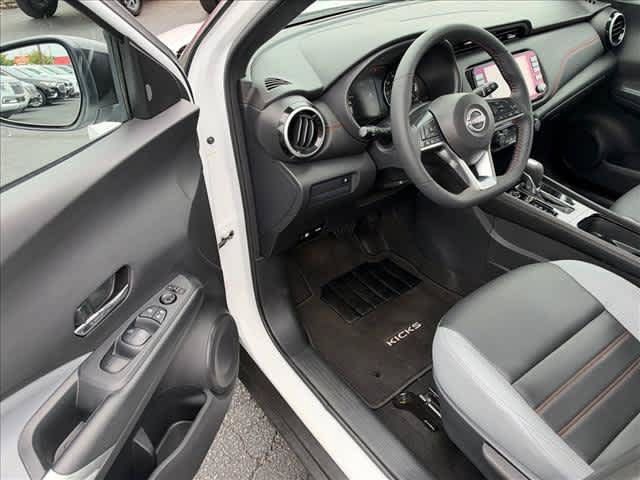 Used 2024 Nissan Kicks SR w/ SR Premium Package FWD image 11