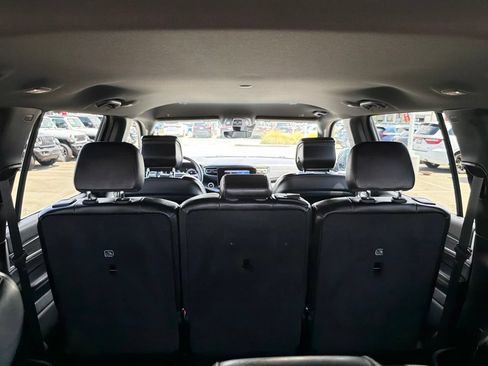 Used 2024 Jeep Wagoneer L Series II RWD image 27