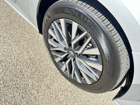 Used 2024 Nissan Altima 2.5 SV image 30