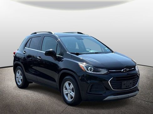 Used 2020 Chevrolet Trax LT w/ LT Convenience Package FWD image 1