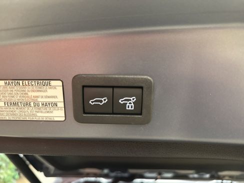 Used 2023 Toyota Corolla Cross XLE w/ Convenience Package image 23