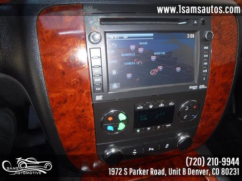 Used 2013 Chevrolet Avalanche LTZ image 36