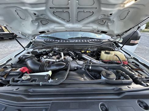 Used 2019 Ford F550 4x4 Regular Cab Super Duty w/ XL Value Package image 21
