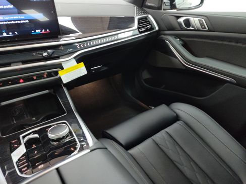 Used 2026 BMW X5 xDrive40i w/ M Sport Package AWD/4WD image 23