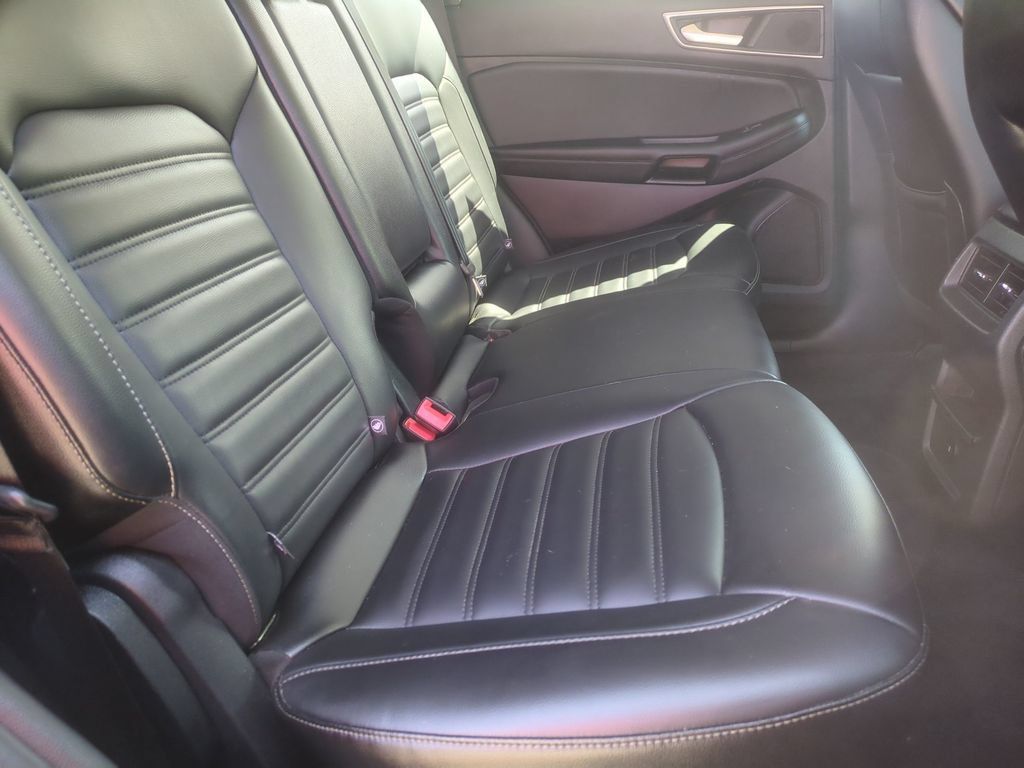 Used 2024 Ford Edge SEL AWD/4WD image 15
